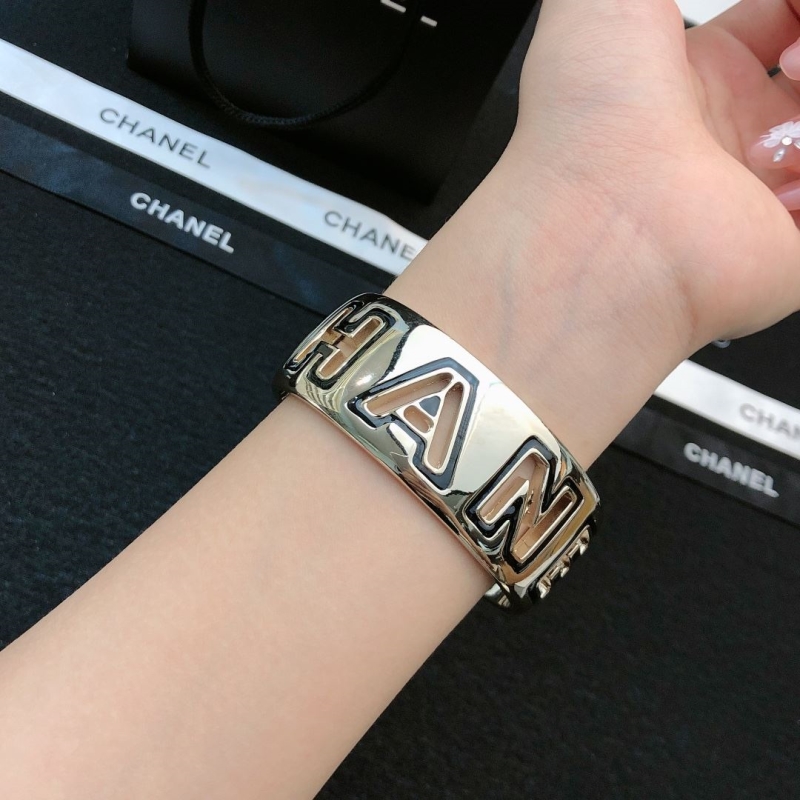 Ch**el bracelets